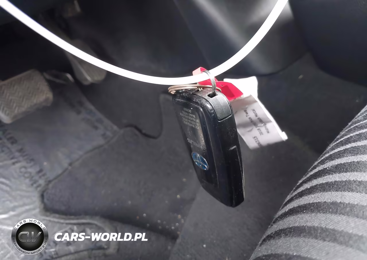 2018 Toyota Prius Two VIN:JTDKBRFU2J3590784 - 11