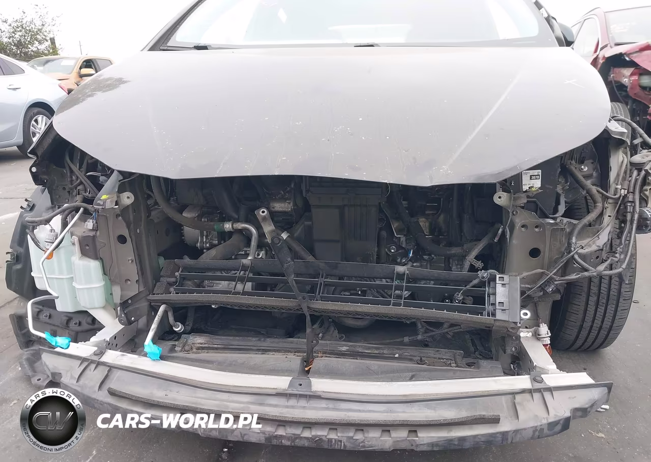 2018 Toyota Prius Two VIN:JTDKBRFU2J3590784 - 19