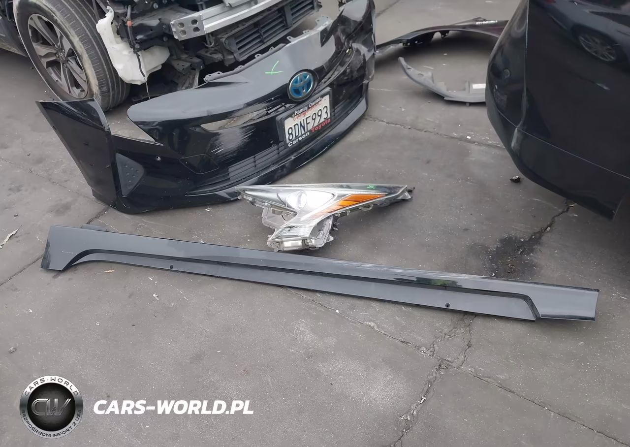 2018 Toyota Prius Two VIN:JTDKBRFU2J3590784 - 22