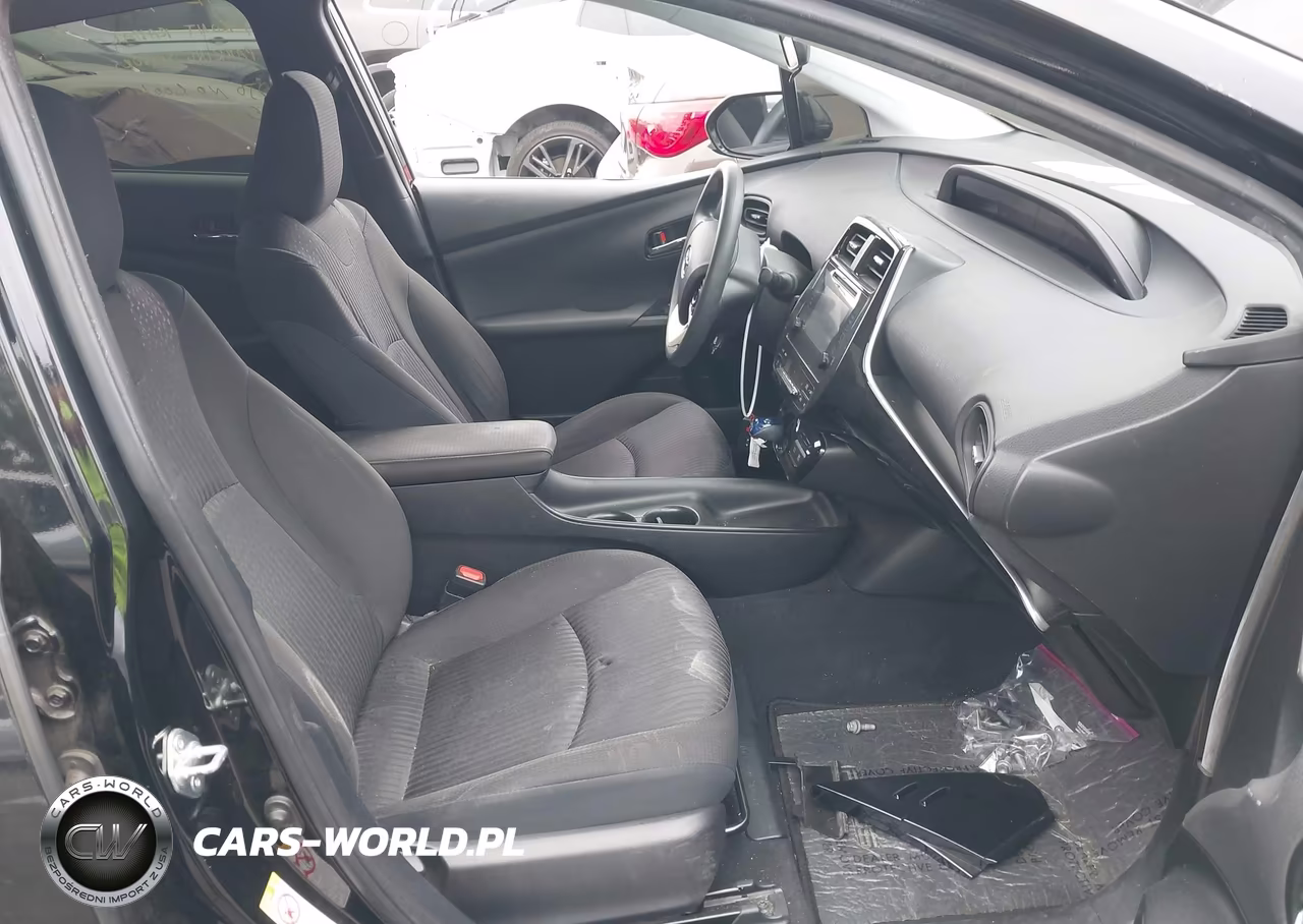 2018 Toyota Prius Two VIN:JTDKBRFU2J3590784 - 5
