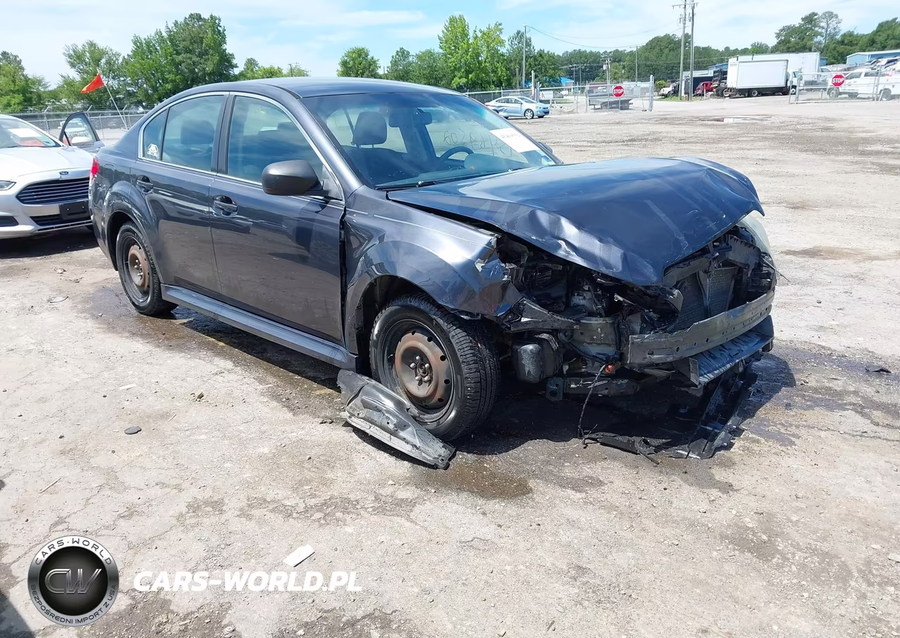 2013 Subaru Legacy 2.5I – zdjęcie 1 z 17