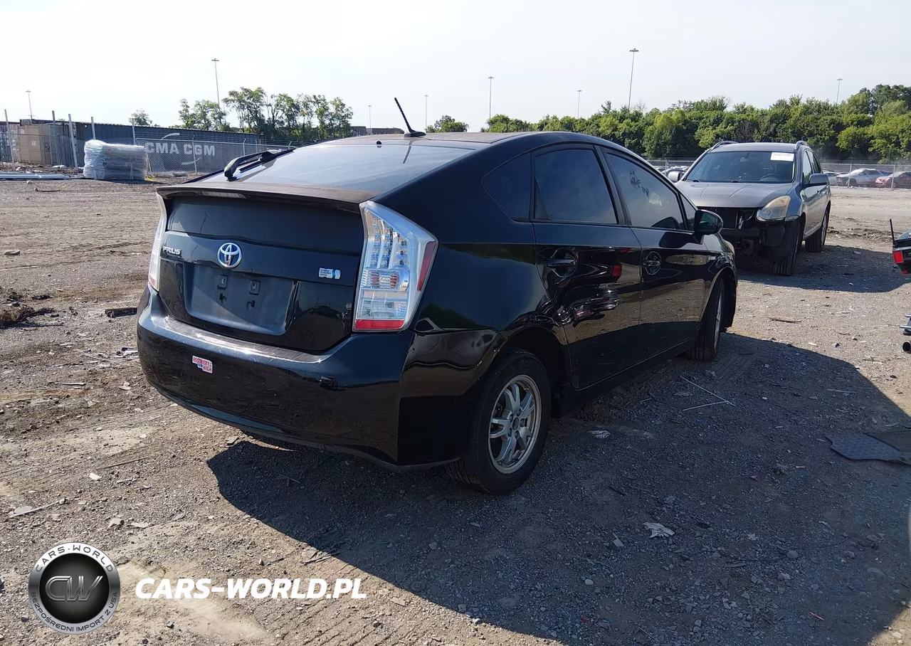 2011 Toyota Prius Three VIN:JTDKN3DUXB0249501 - 4