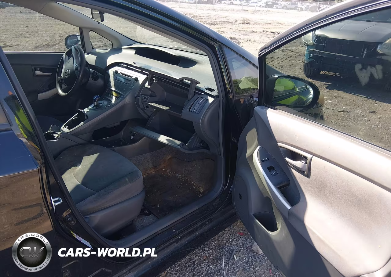 2011 Toyota Prius Three VIN:JTDKN3DUXB0249501 - 5