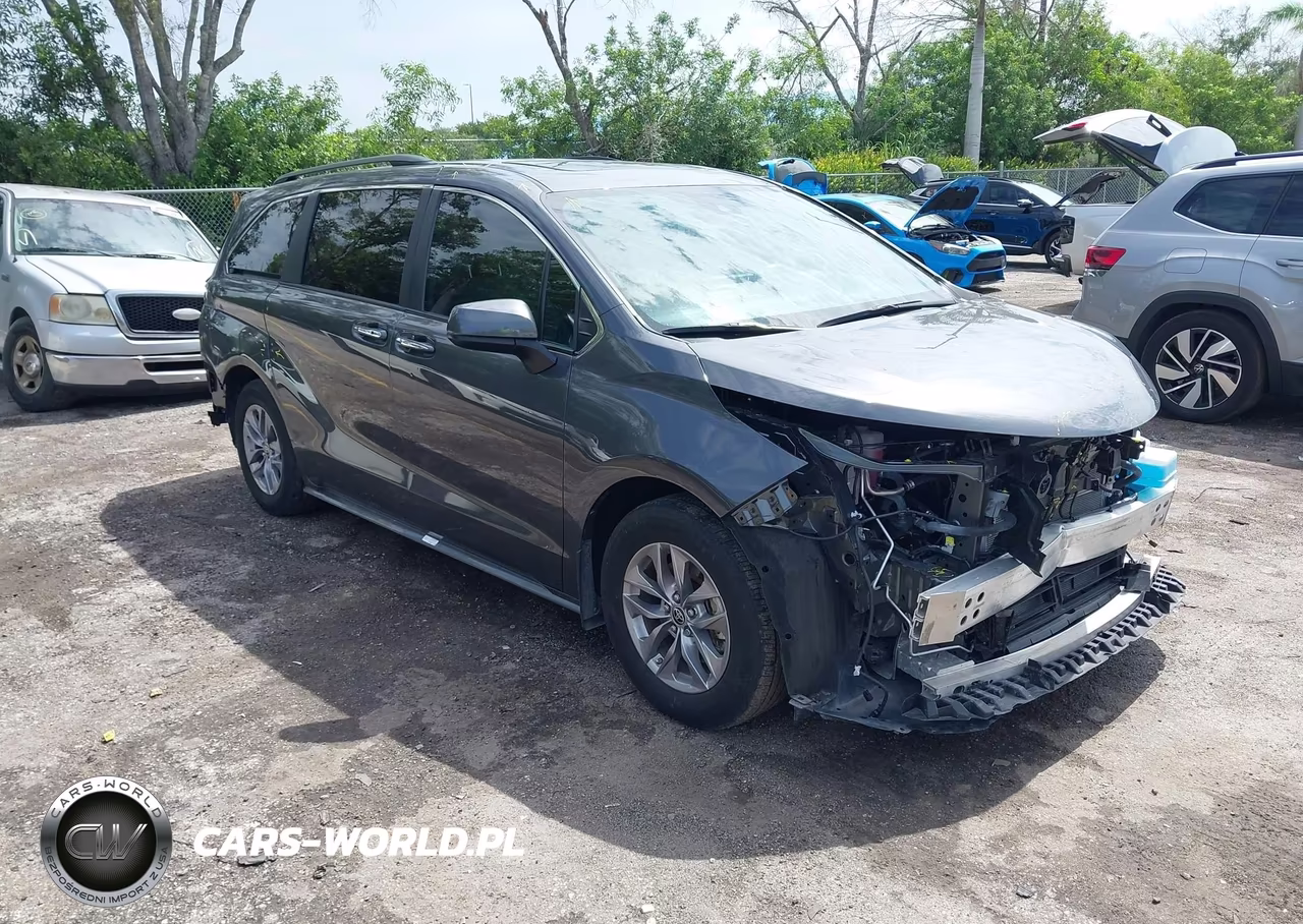 2025 Toyota Sienna Xle – zdjęcie 1 z 17
