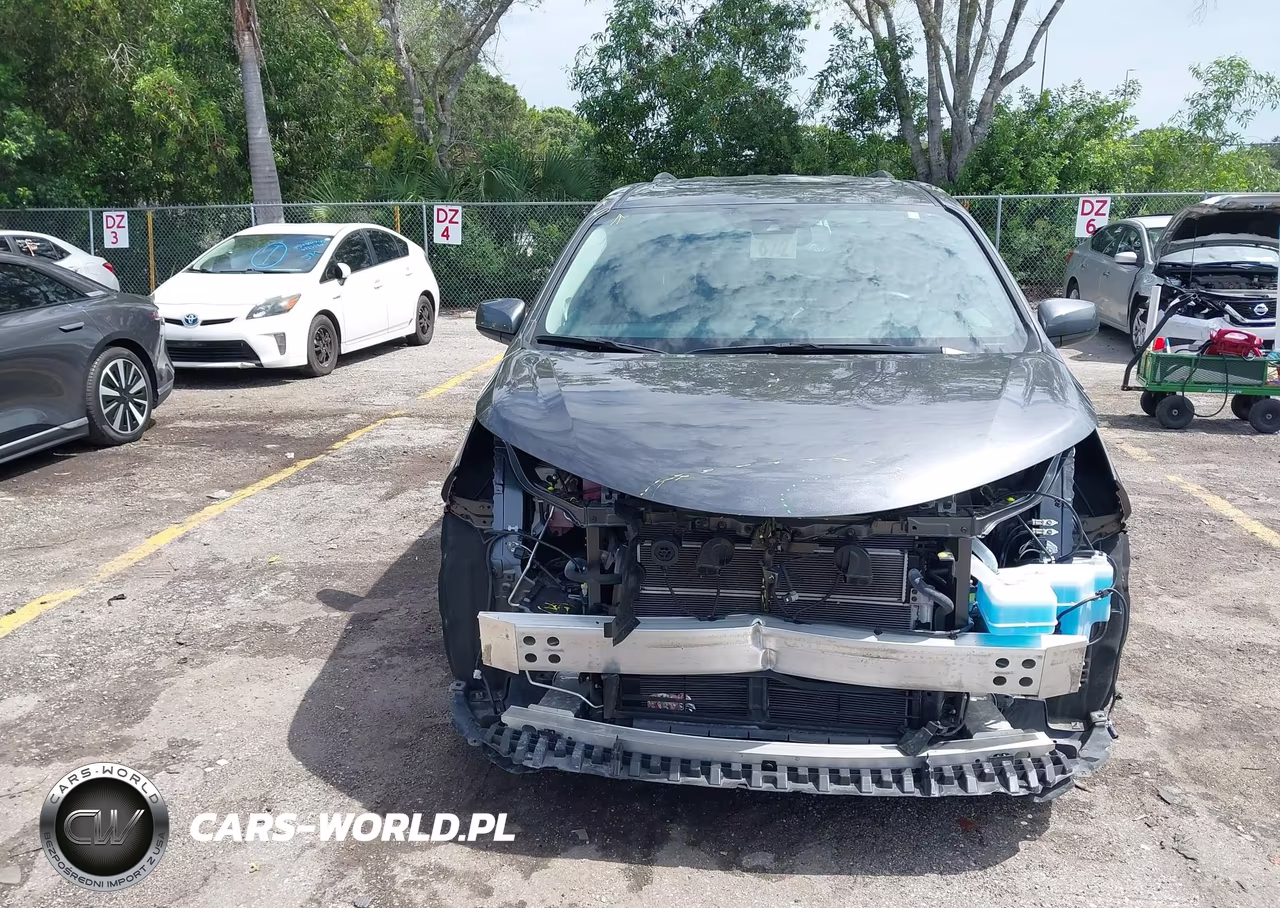 2025 Toyota Sienna Xle VIN:5TDJRKEC0SS254395 - 12