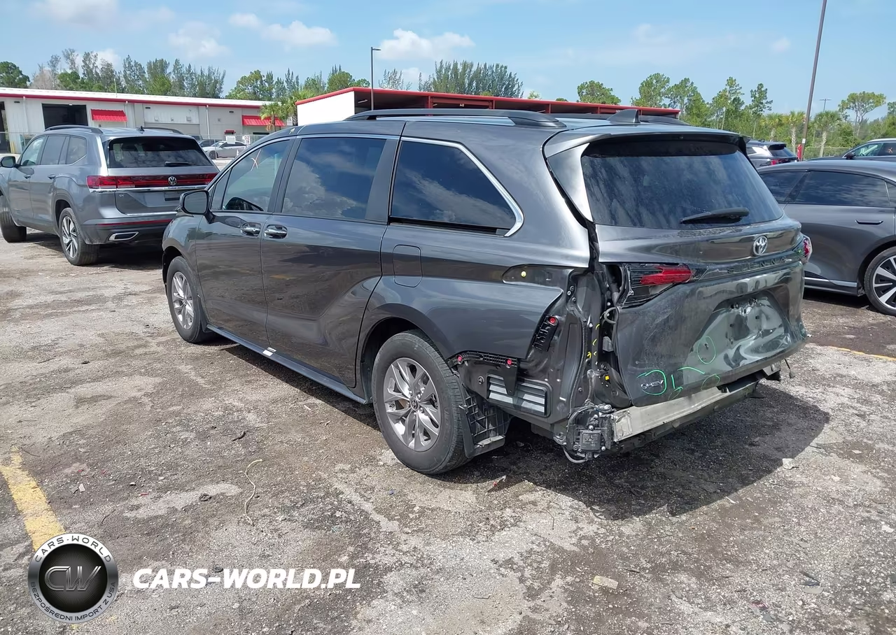 2025 Toyota Sienna Xle VIN:5TDJRKEC0SS254395 - 3