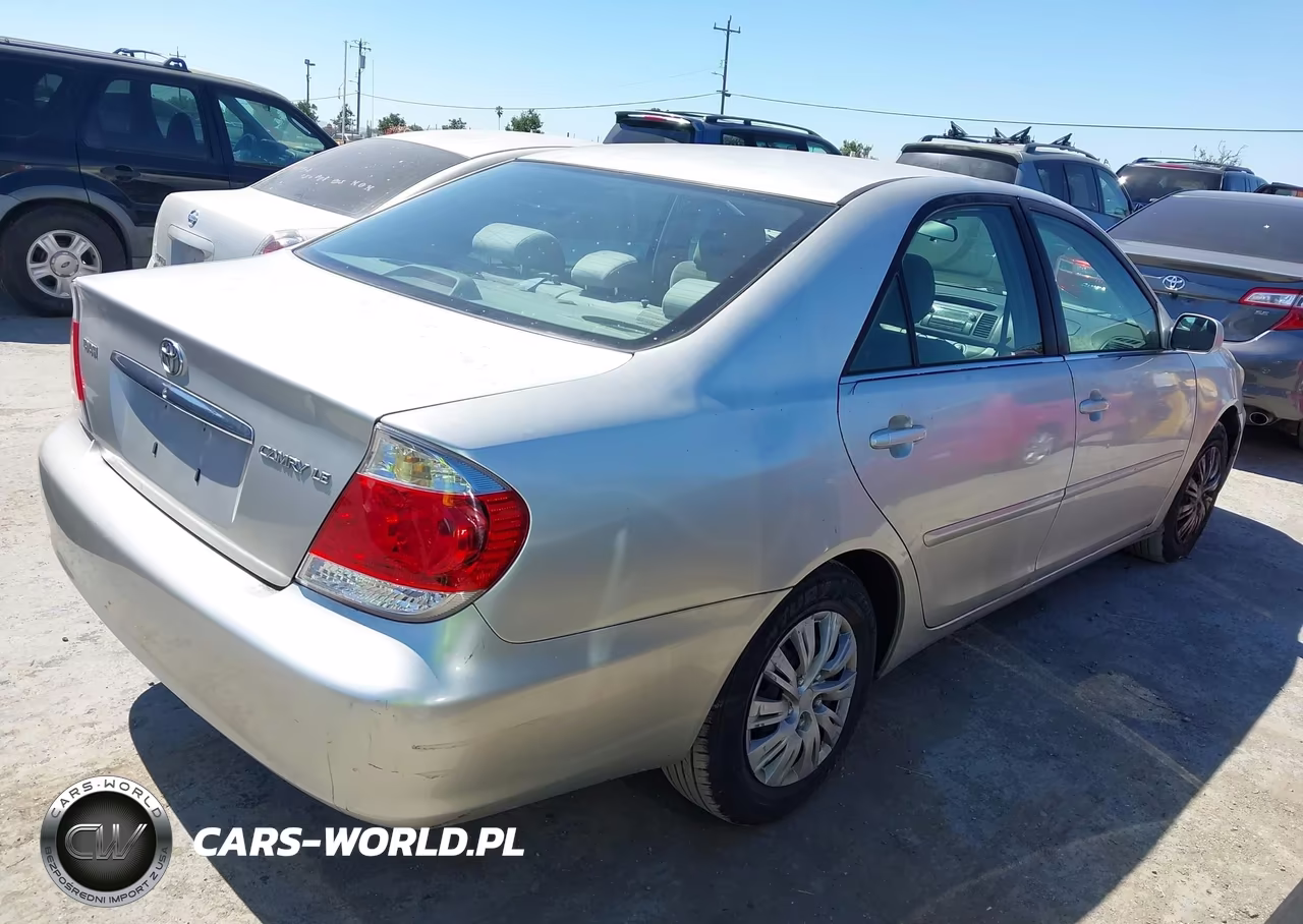 2005 Toyota Camry Le VIN:4T1BE32K95U955918 - 4