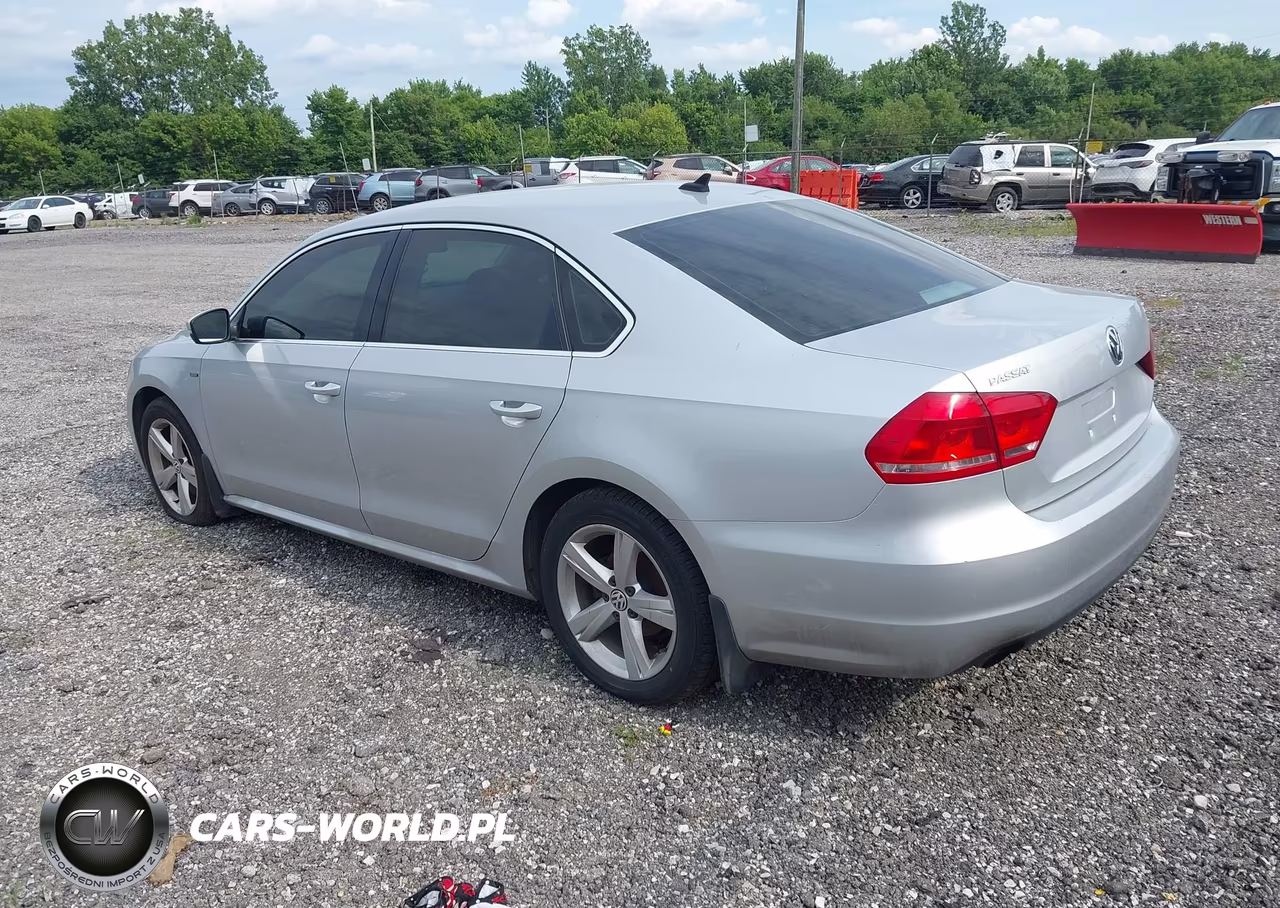 2015 Volkswagen Passat 1.8T Limited Edition VIN:1VWAT7A39FC120736 - 3