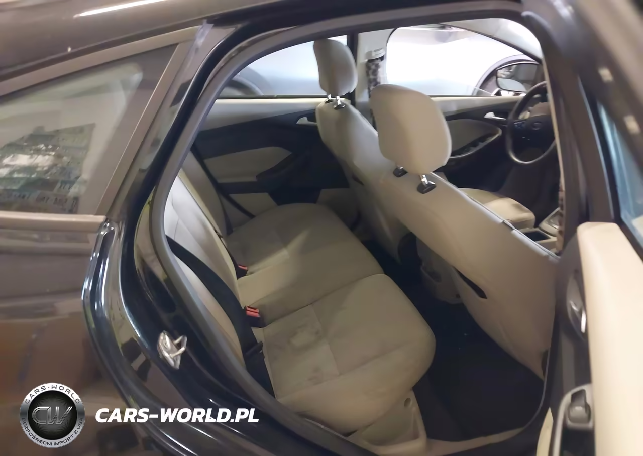 2015 Ford Focus Se VIN:1FADP3K26FL375109 - 8