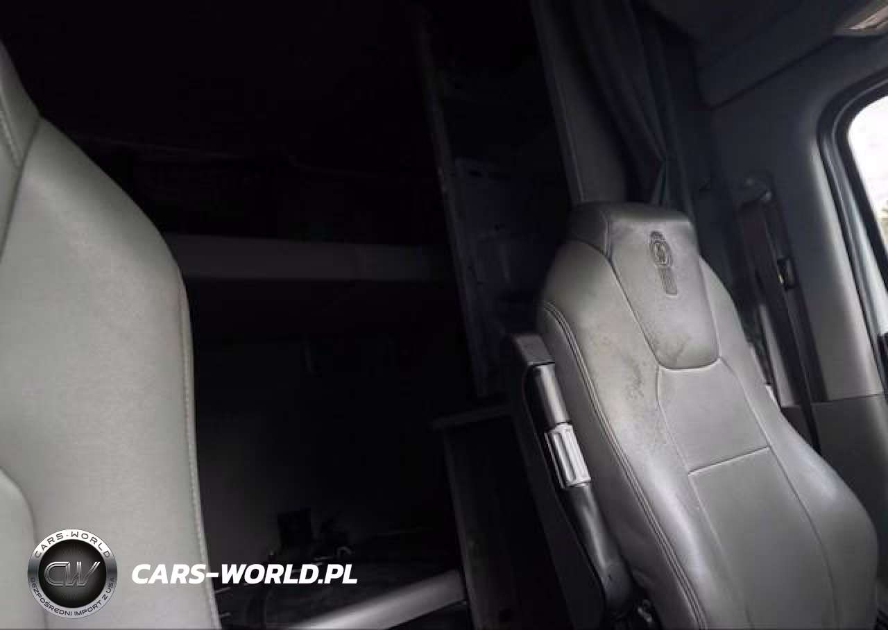 2020 Kenworth T680 VIN:1XKYDP9X2LJ356288 - 16