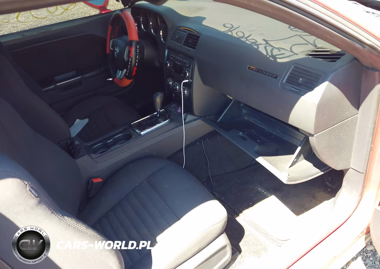 2013 Dodge Challenger Sxt VIN:2C3CDYAGXDH566460 - 5