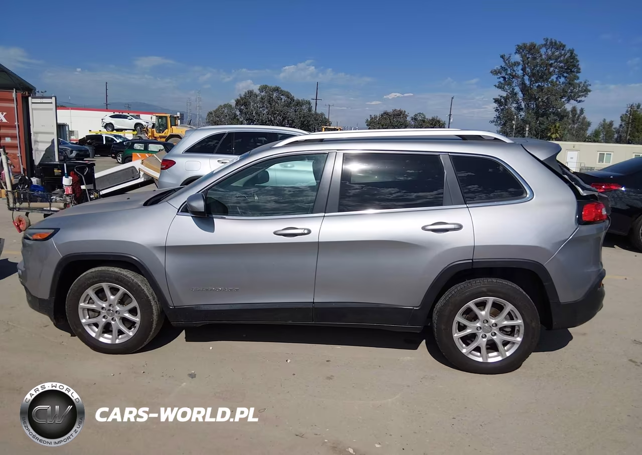 2014 Jeep Cherokee Latitude VIN:1C4PJLCBXEW127045 - 14