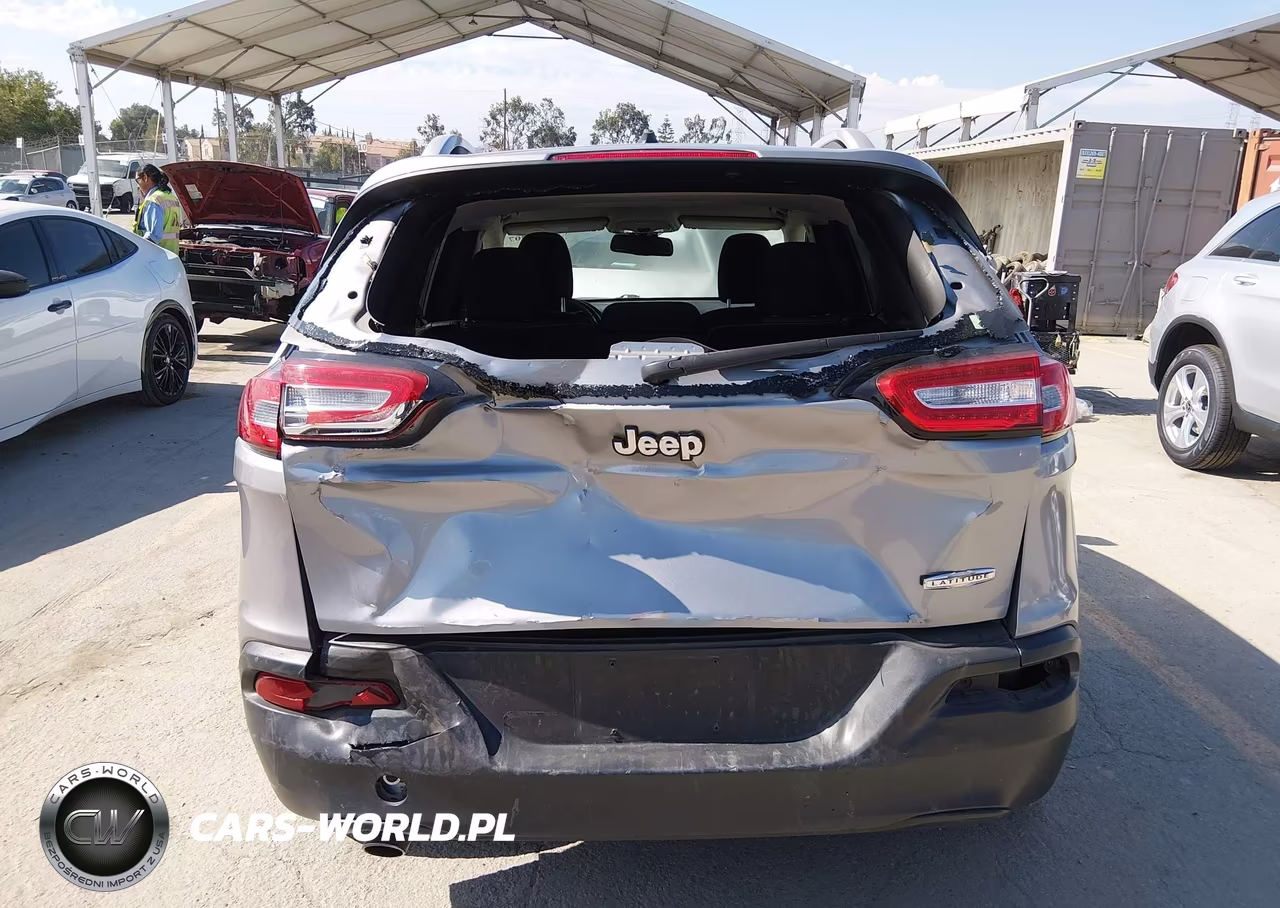 2014 Jeep Cherokee Latitude VIN:1C4PJLCBXEW127045 - 16