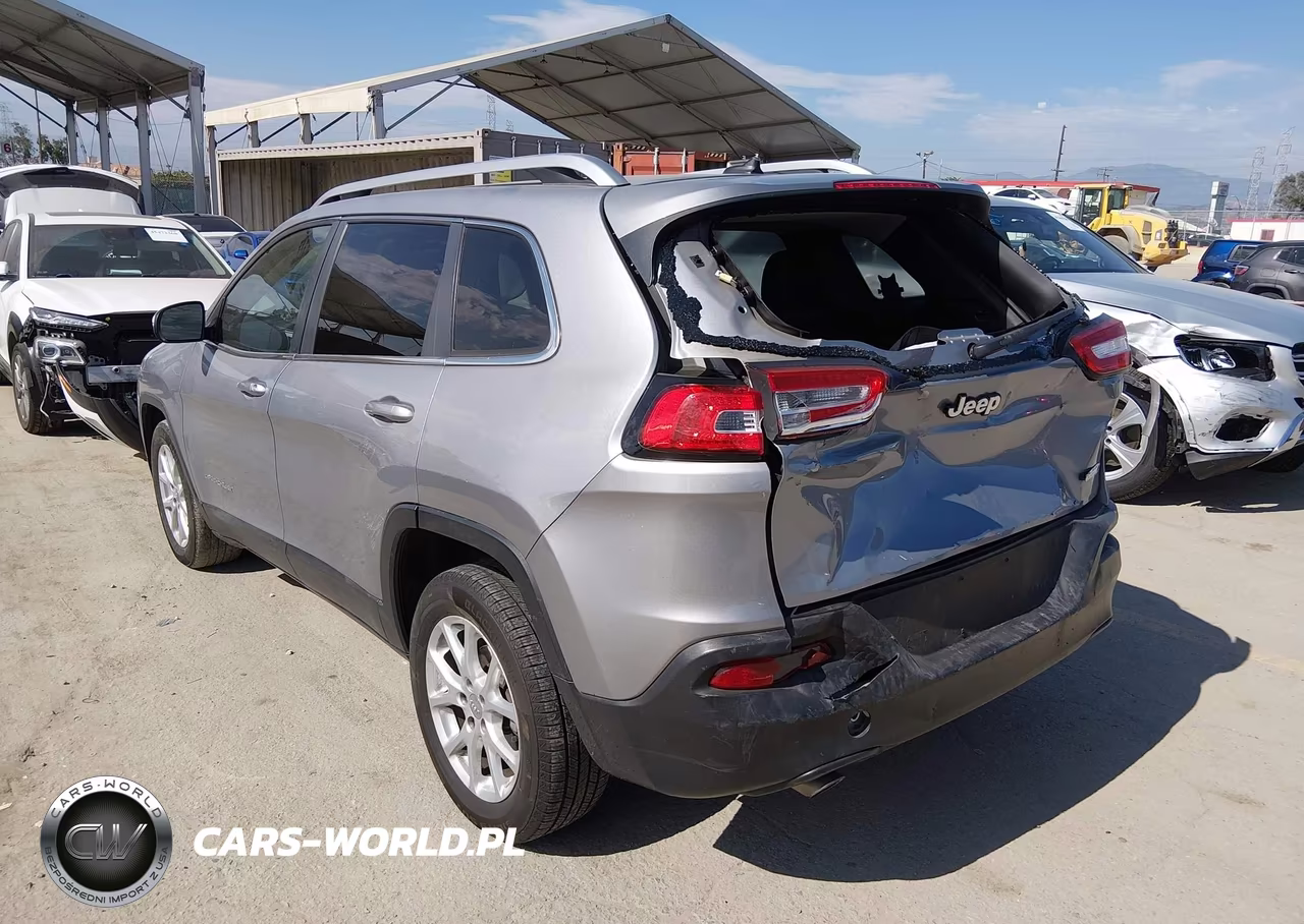 2014 Jeep Cherokee Latitude VIN:1C4PJLCBXEW127045 - 3