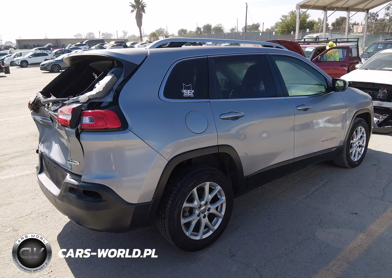 2014 Jeep Cherokee Latitude VIN:1C4PJLCBXEW127045 - 4