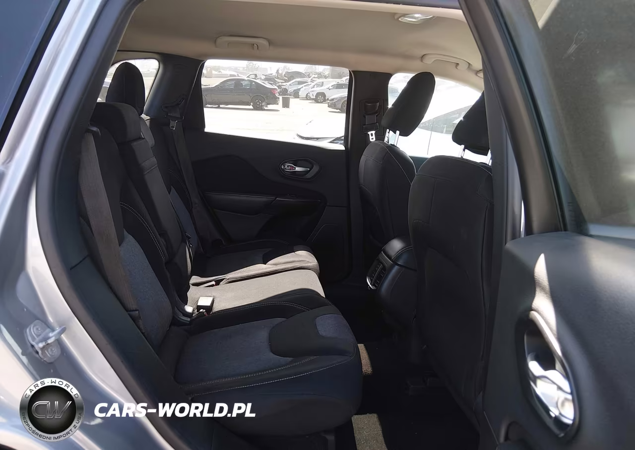 2014 Jeep Cherokee Latitude VIN:1C4PJLCBXEW127045 - 8