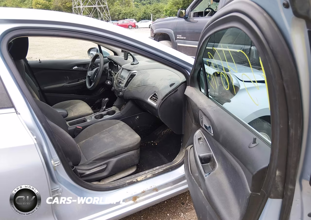 2018 Chevrolet Cruze Lt Auto VIN:1G1BE5SM0J7147749 - 5