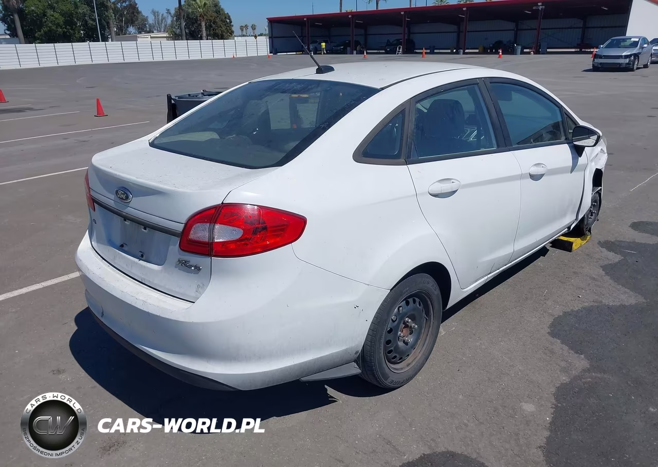 2013 Ford Fiesta Se VIN:3FADP4BJ7DM214972 - 4