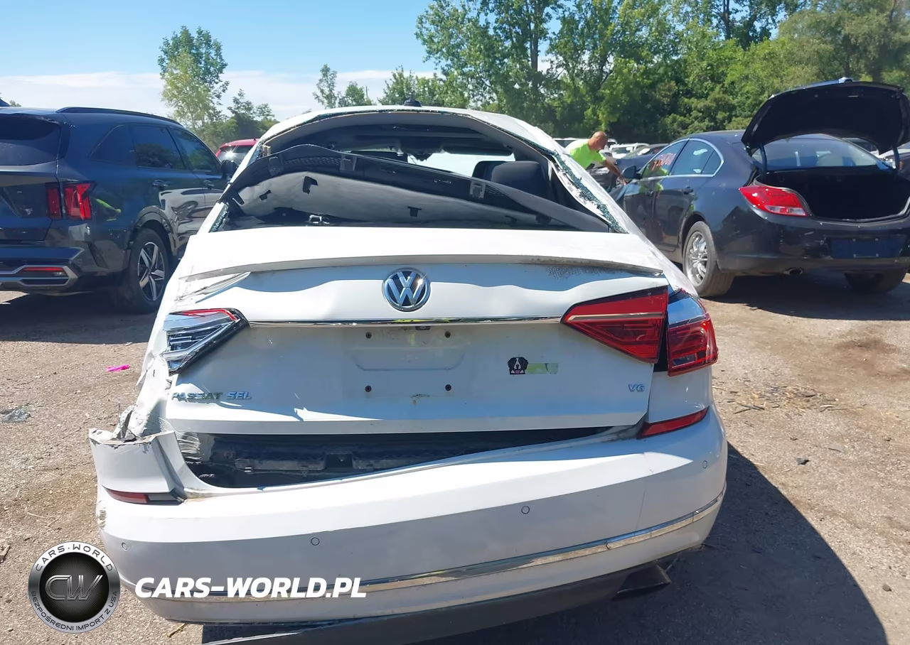 2016 Volkswagen Passat V6 Sel Premium VIN:1VWCM7A38GC030856 - 17
