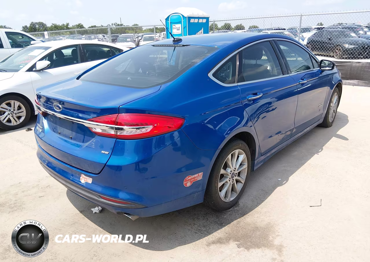2017 Ford Fusion Energi Se Luxury VIN:3FA6P0PU3HR379933 - 4