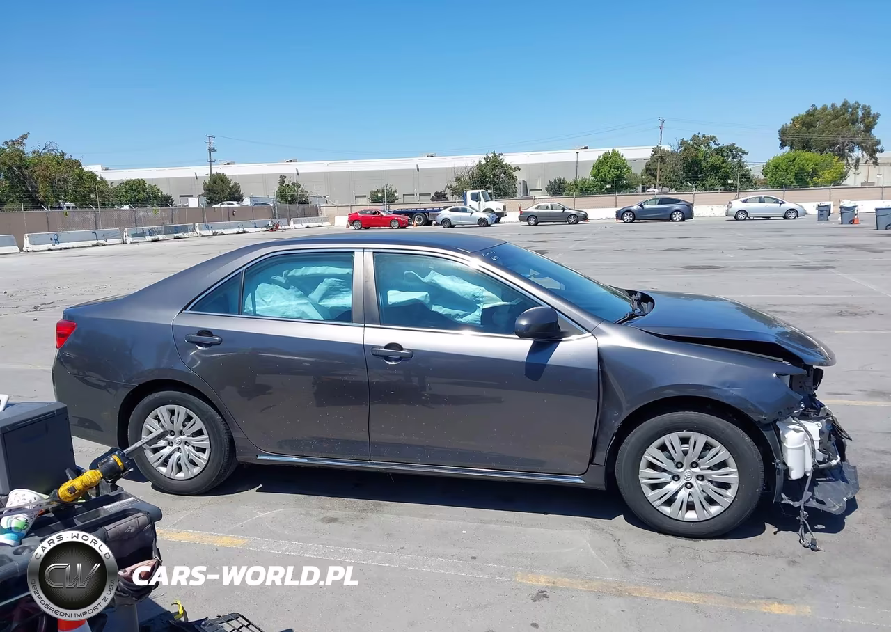 2014 Toyota Camry Le VIN:4T1BF1FK5EU401268 - 14
