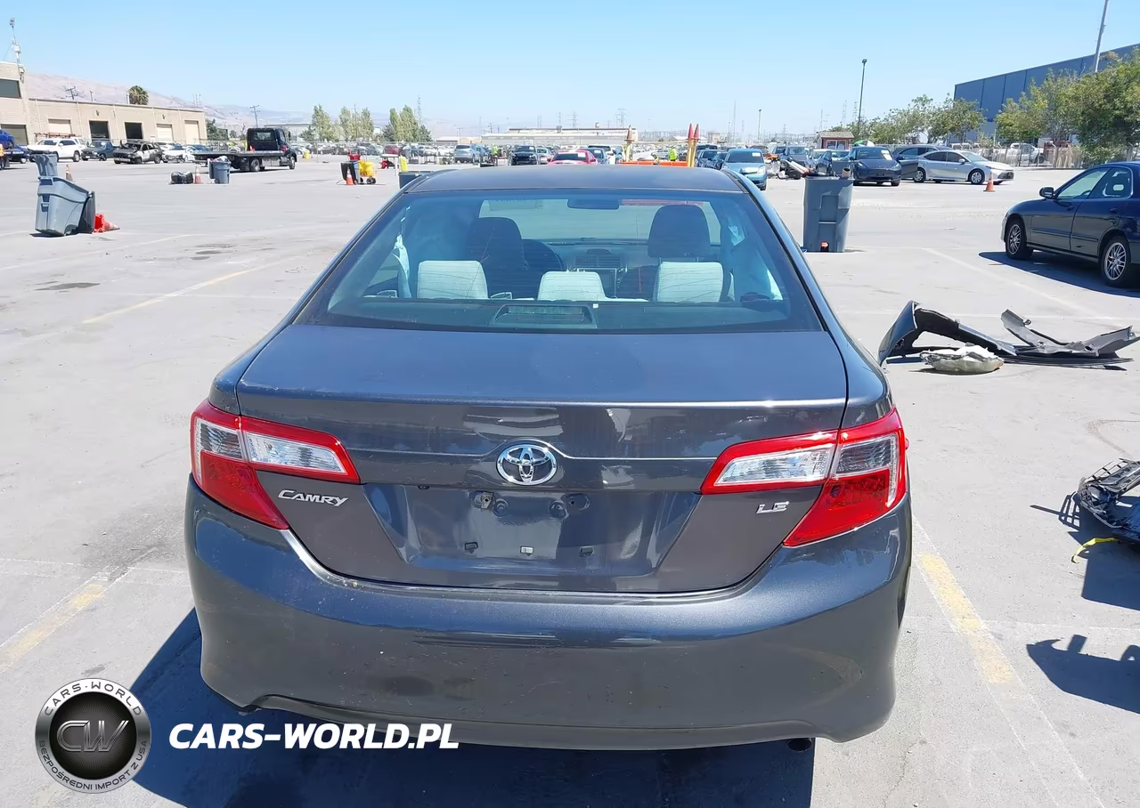 2014 Toyota Camry Le VIN:4T1BF1FK5EU401268 - 17