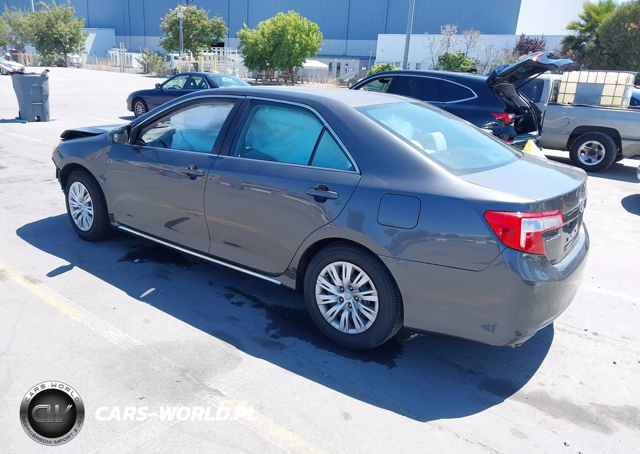 2014 Toyota Camry Le VIN:4T1BF1FK5EU401268 - 3