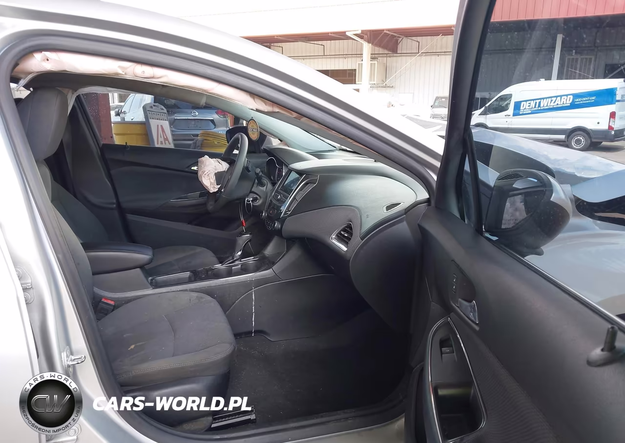 2019 Chevrolet Cruze Lt VIN:1G1BE5SM4K7115632 - 5