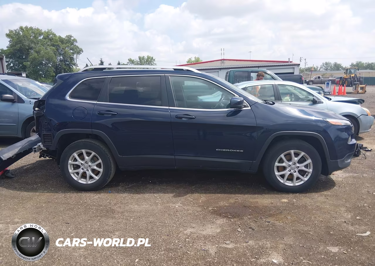 2015 Jeep Cherokee Latitude VIN:1C4PJMCS6FW633074 - 14