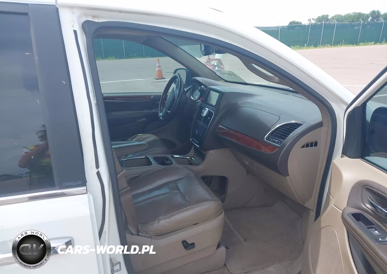 2012 Chrysler Town & Country Limited VIN:2C4RC1GG6CR245483 - 5