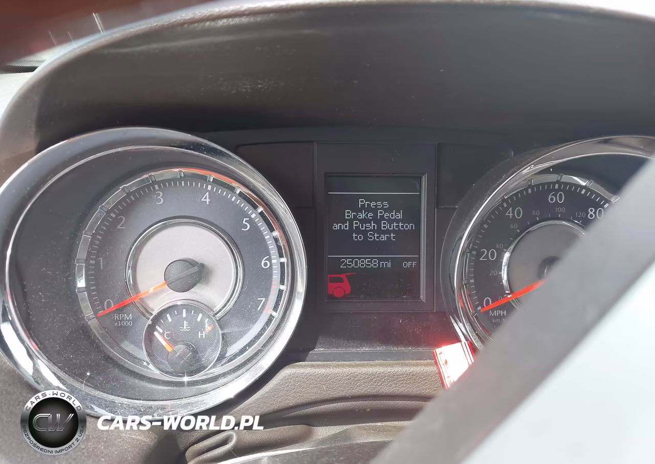 2012 Chrysler Town & Country Limited VIN:2C4RC1GG6CR245483 - 7
