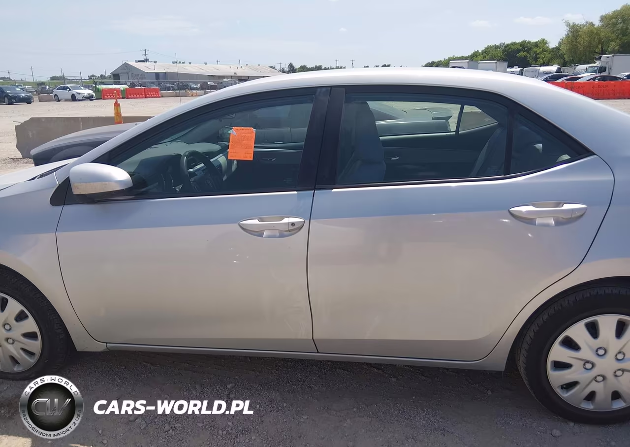2016 Toyota Corolla Le VIN:5YFBURHE0GP409892 - 14