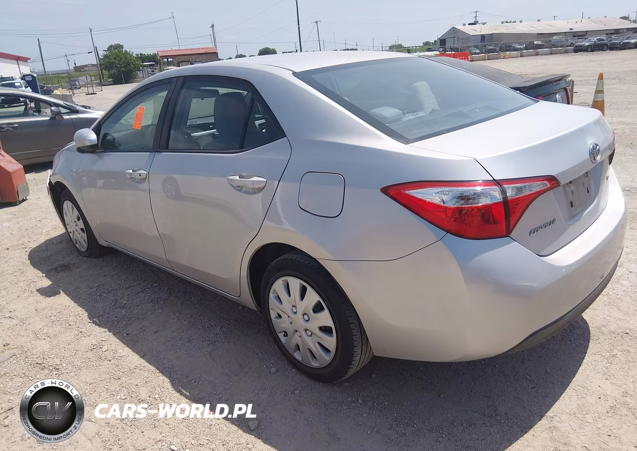 2016 Toyota Corolla Le VIN:5YFBURHE0GP409892 - 3