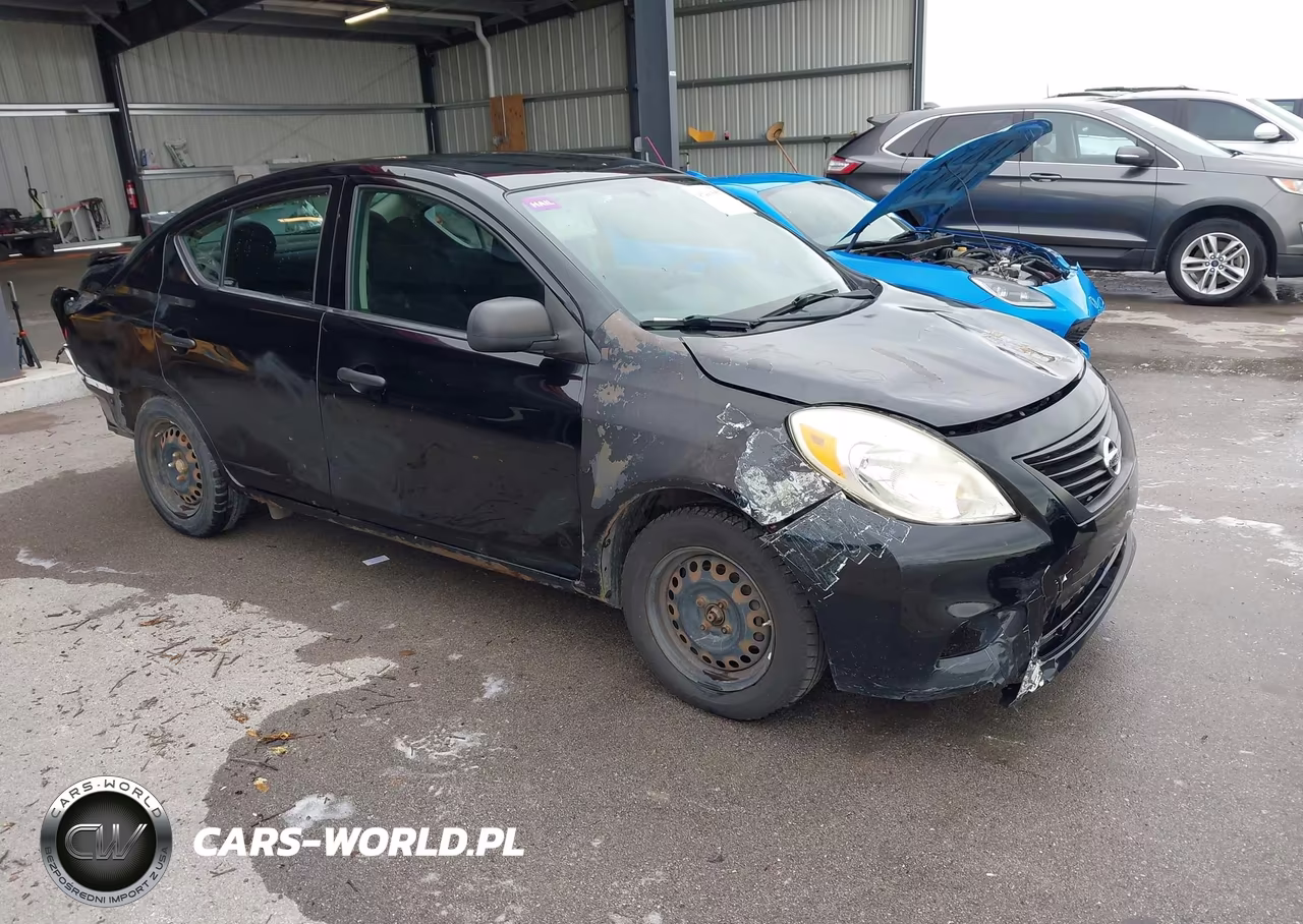 2013 Nissan Versa 1.6 S+