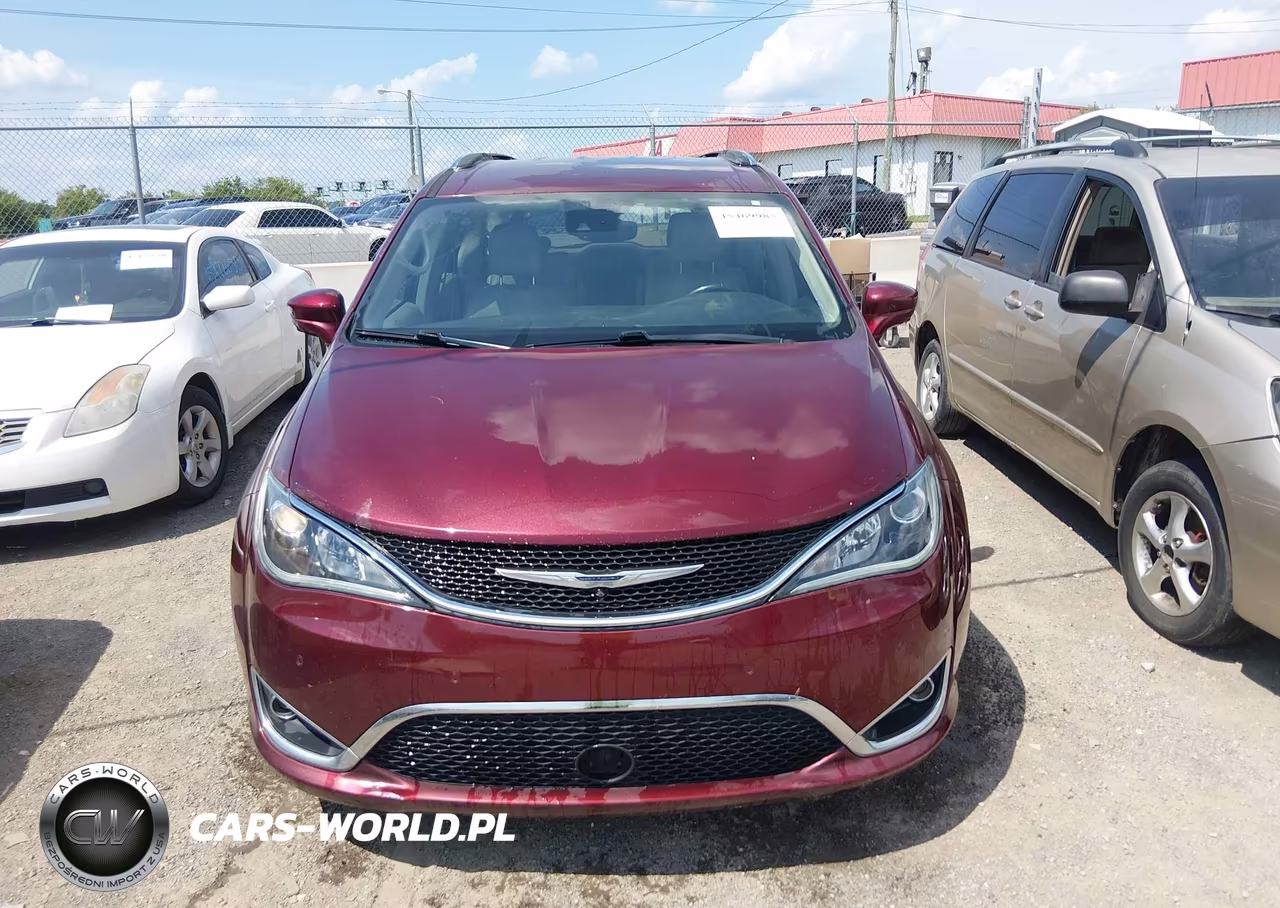2017 Chrysler Pacifica Touring-L Plus VIN:2C4RC1EG1HR593525 - 12