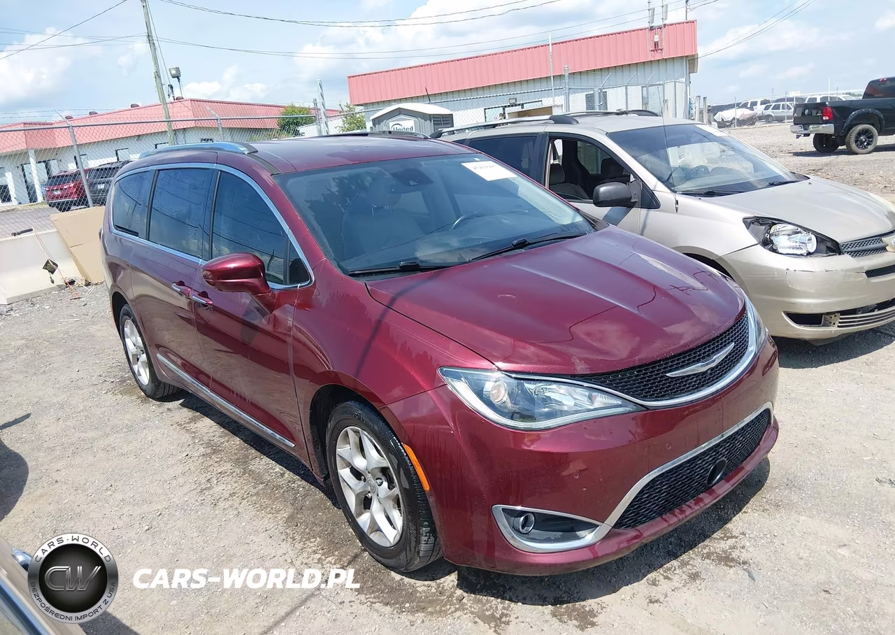 2017 Chrysler Pacifica Touring-L Plus VIN:2C4RC1EG1HR593525 - 13