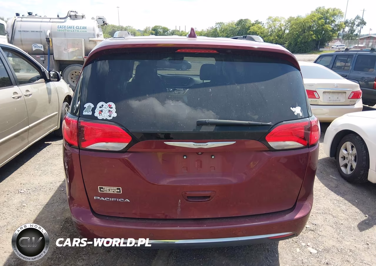 2017 Chrysler Pacifica Touring-L Plus VIN:2C4RC1EG1HR593525 - 16