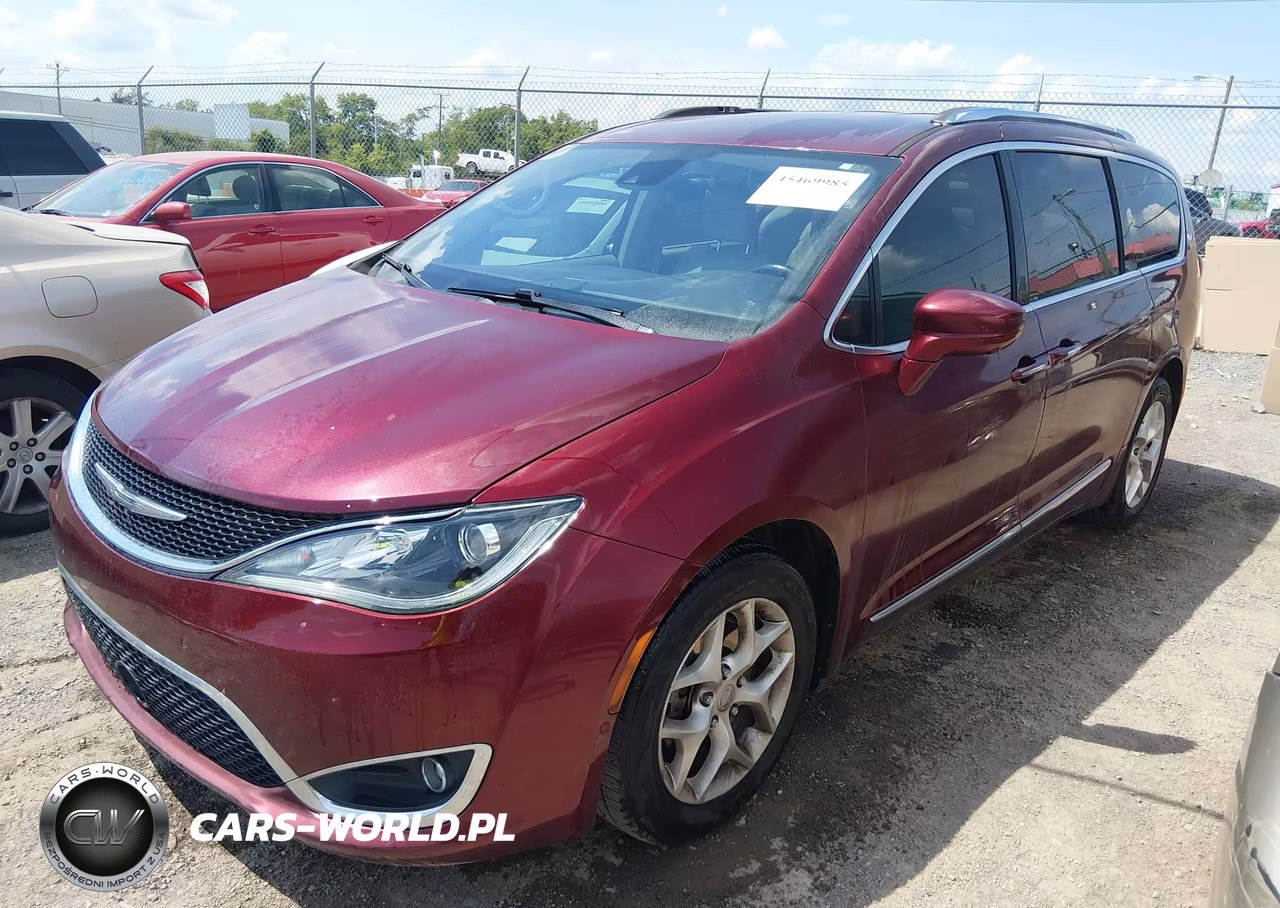 2017 Chrysler Pacifica Touring-L Plus VIN:2C4RC1EG1HR593525 - 6
