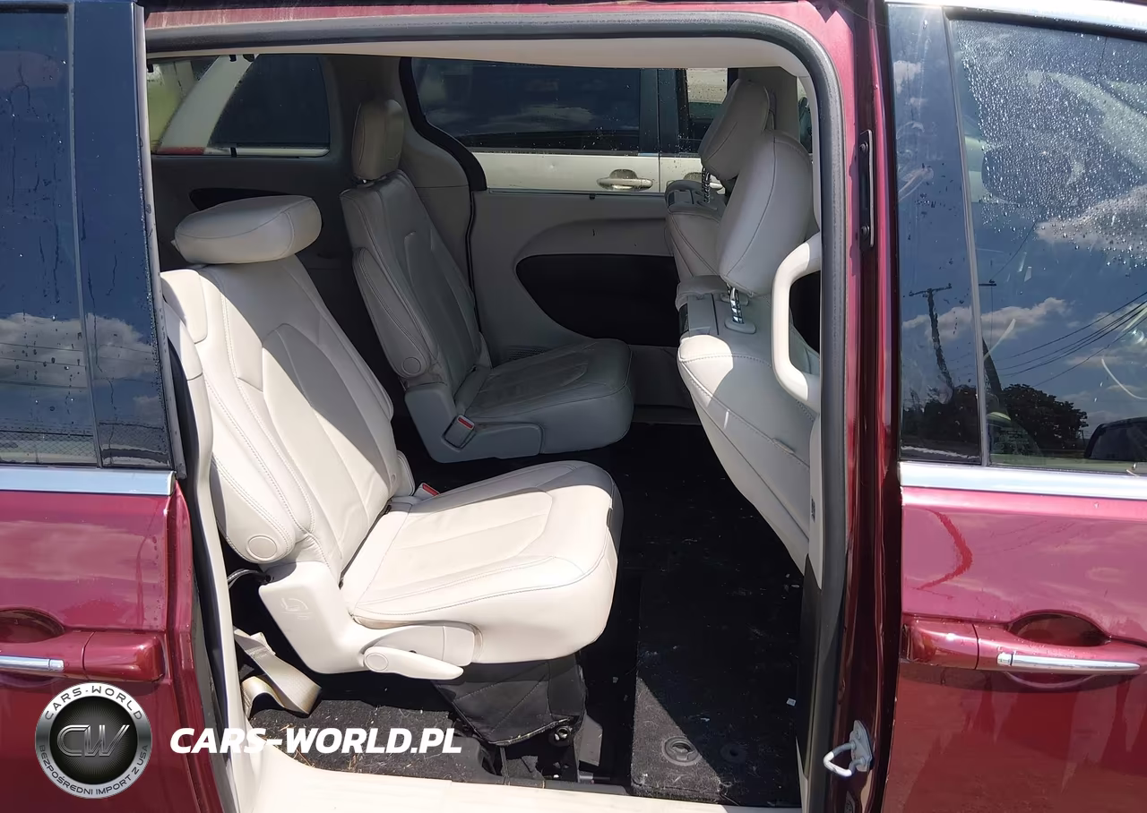 2017 Chrysler Pacifica Touring-L Plus VIN:2C4RC1EG1HR593525 - 8