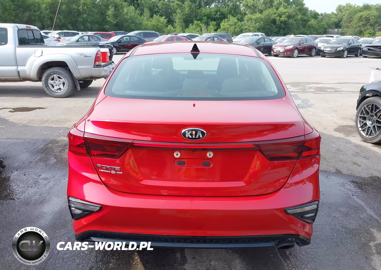 2019 Kia Forte Lxs VIN:3KPF24AD4KE135960 - 16