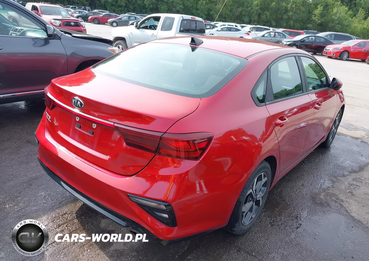 2019 Kia Forte Lxs VIN:3KPF24AD4KE135960 - 4