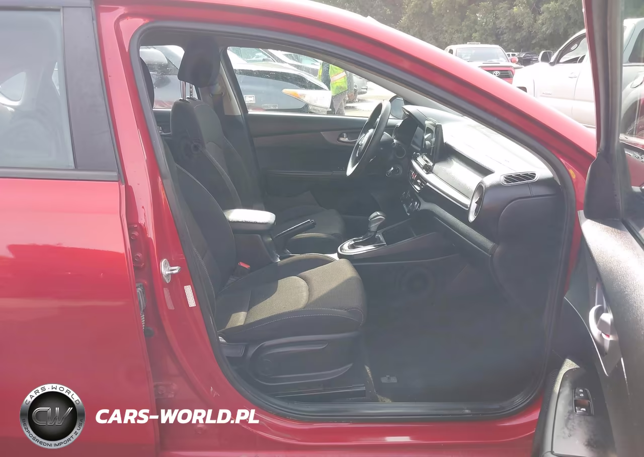 2019 Kia Forte Lxs VIN:3KPF24AD4KE135960 - 5