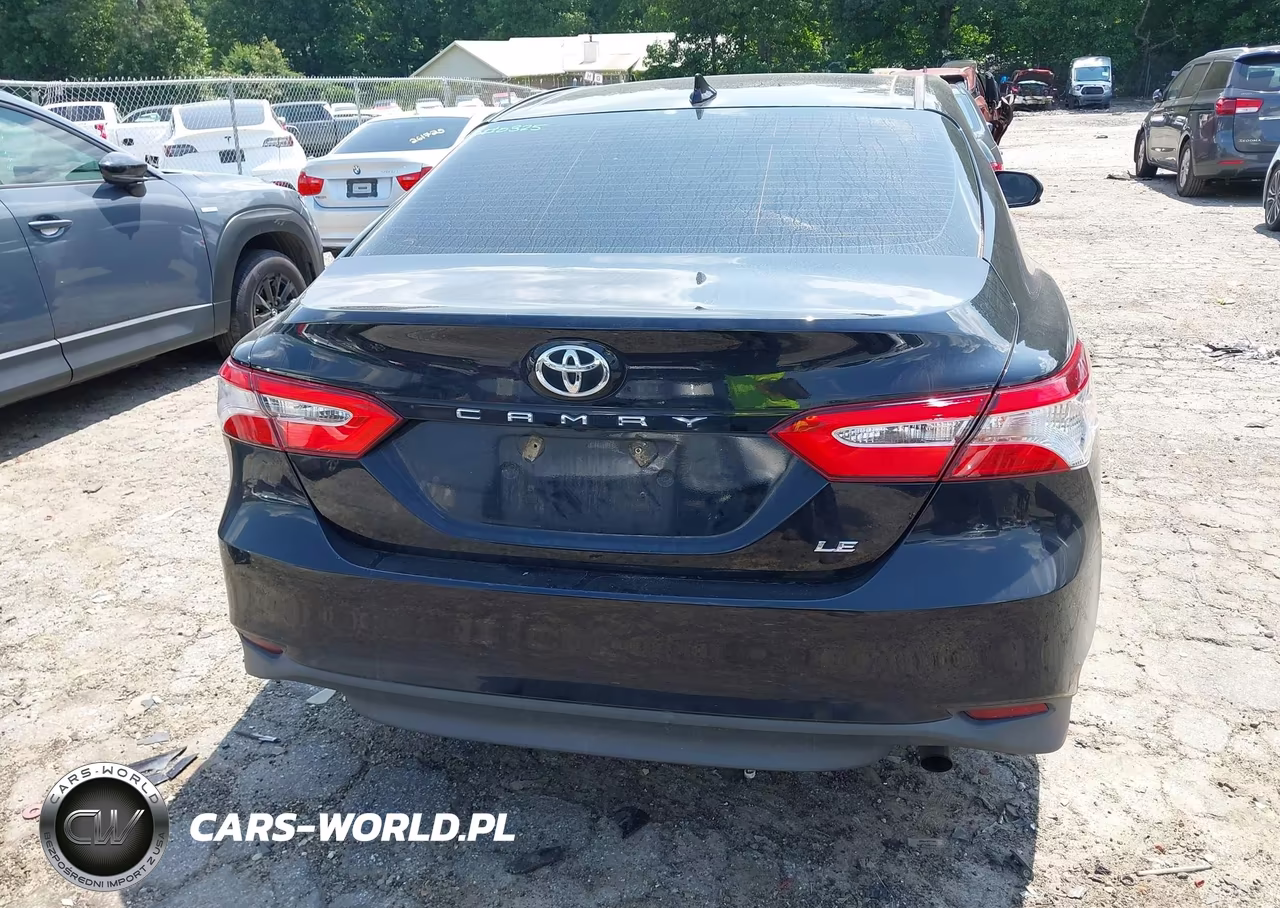 2020 Toyota Camry Le VIN:4T1C11AKXLU510851 - 16