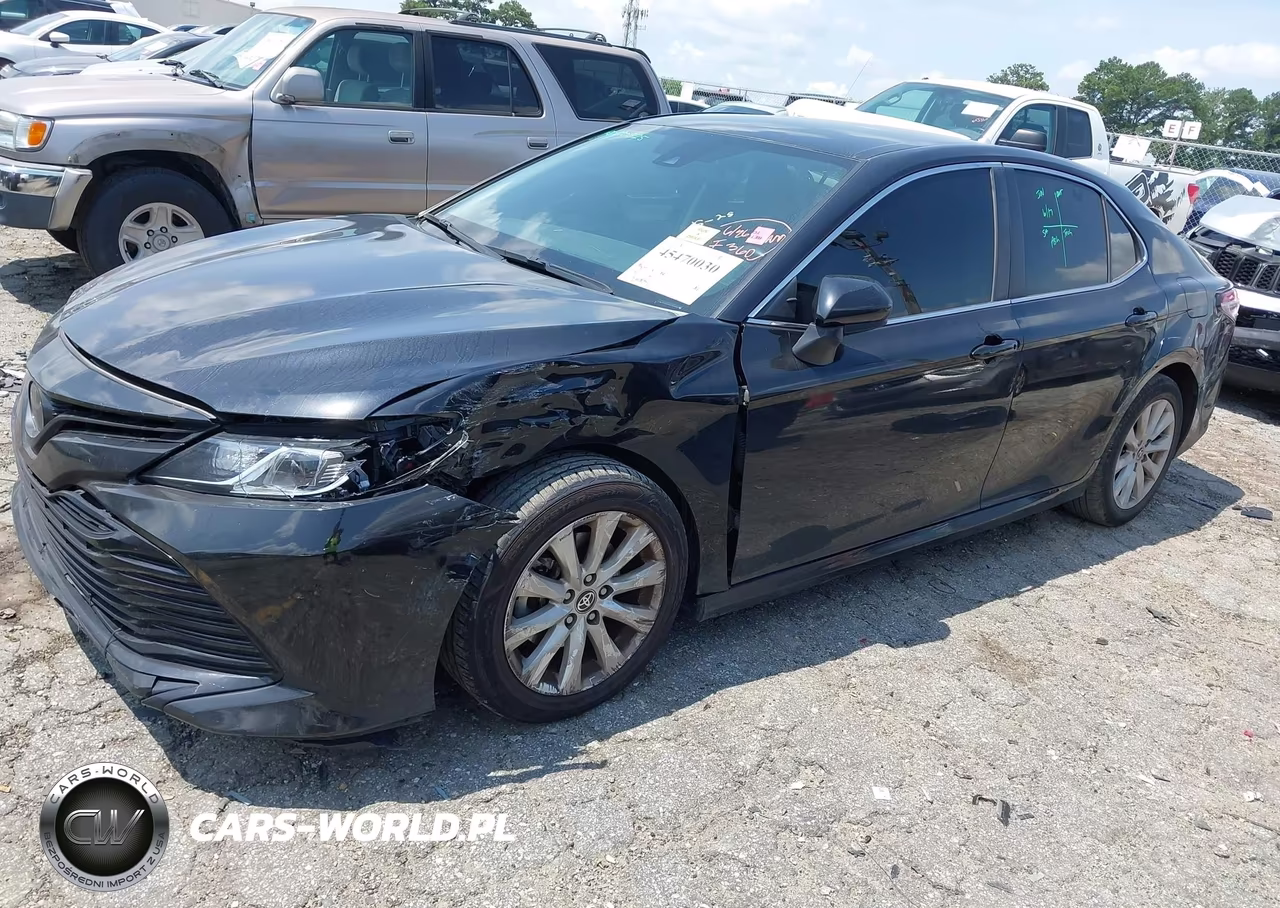 2020 Toyota Camry Le VIN:4T1C11AKXLU510851 - 2