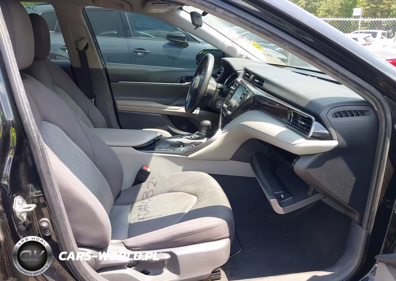 2020 Toyota Camry Le VIN:4T1C11AKXLU510851 - 5