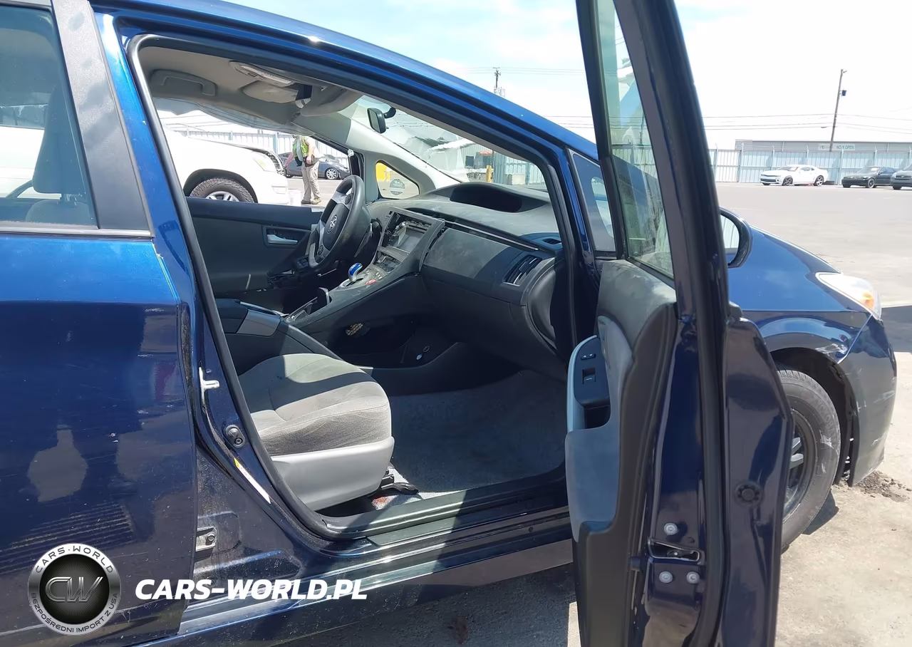 2014 Toyota Prius Two VIN:JTDKN3DU7E0391535 - 5