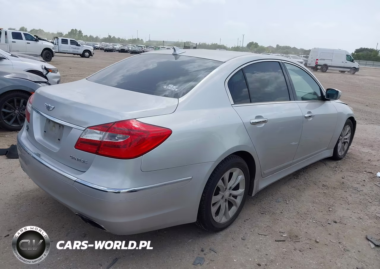 2013 Hyundai Genesis 3.8 VIN:KMHGC4DD8DU209328 - 4
