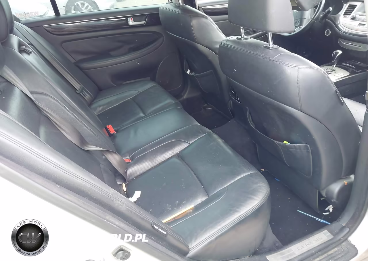 2013 Hyundai Genesis 3.8 VIN:KMHGC4DD8DU209328 - 8