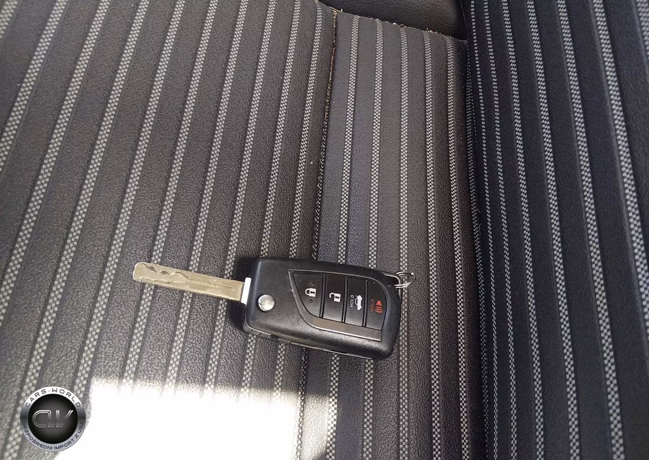 2018 Toyota Camry Se VIN:4T1B11HK7JU639869 - 11