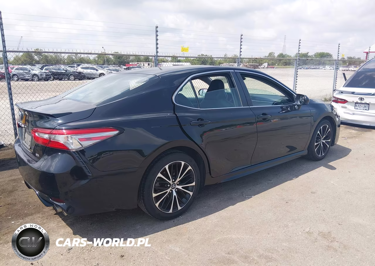 2018 Toyota Camry Se VIN:4T1B11HK7JU639869 - 4